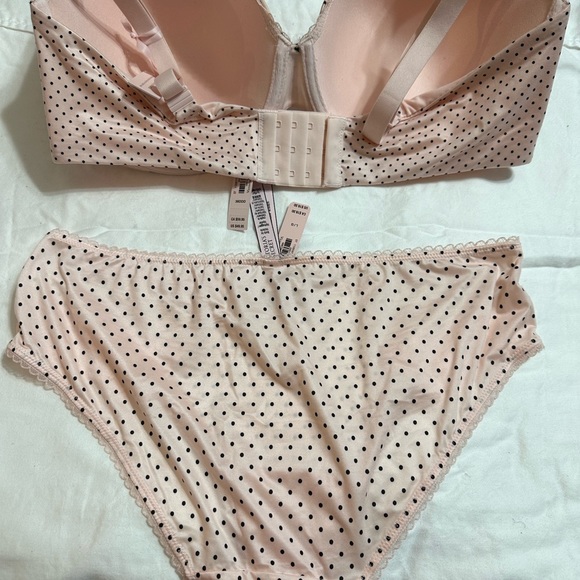 Matching Set - Picture 2 of 3